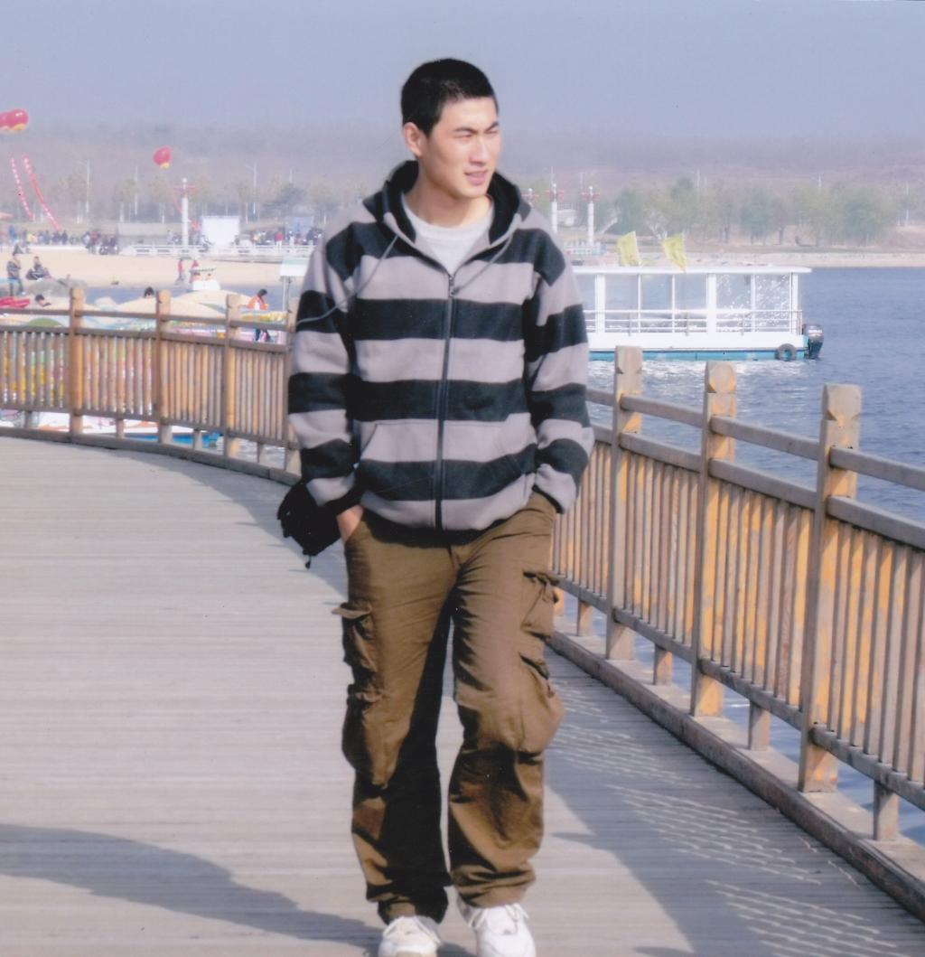 吴霖（2009级应用化学）